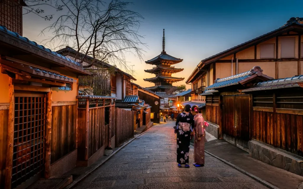 Slow Travel in Kyoto: Wandering Hidden Courtyards and Historic Tea Houses